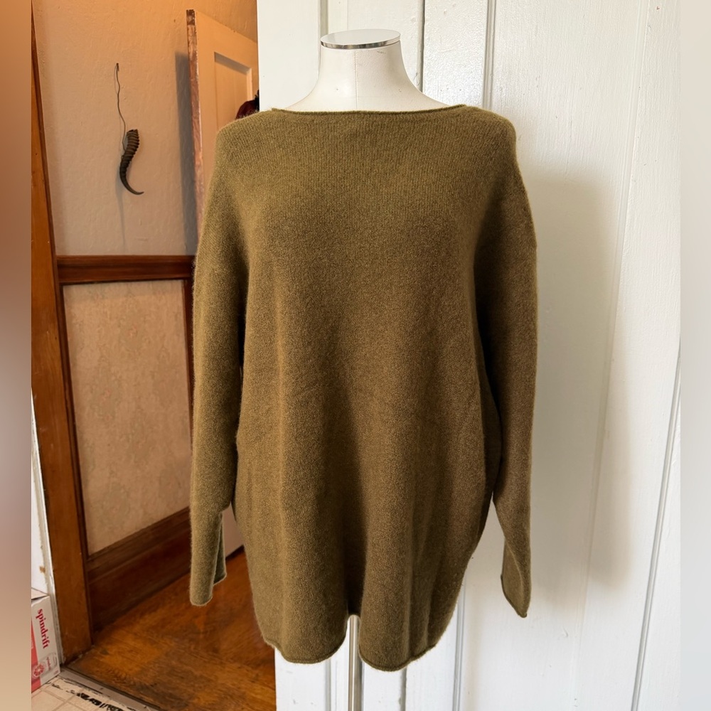 Cashmere Silk Bliss Crew Neck Top NWOT $468